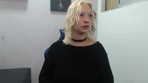 Snapshot of dafne_kim chatting on April 21, 12:55 pm Dafne online show from April 21, 12:55 pm
