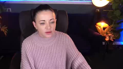 Snapshot of dafni_mon chatting on November 19, 6:57 am Dafni Mon online show from November 19, 6:57 am