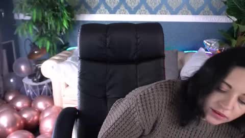 Snapshot of dafni_mon chatting on February 2, 6:34 am Dafni Mon online show from February 2, 6:34 am