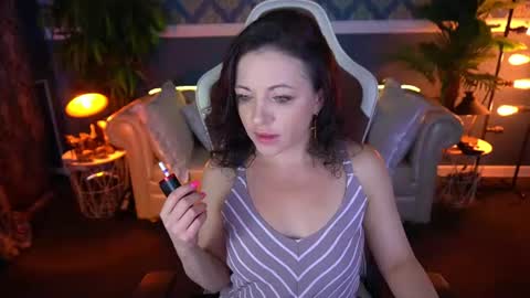 Snapshot of dafni_mon chatting on June 24, 6:12 am Dafni Mon online show from June 24, 6:12 am