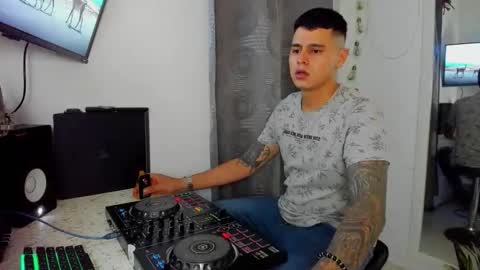 my name is Jhon and I live in colombia online show from May 28, 3:48 am