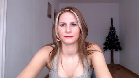 Snapshot of dagmariepiquant chatting on December 16, 10:18 am Dagmarie online show from December 16, 10:18 am