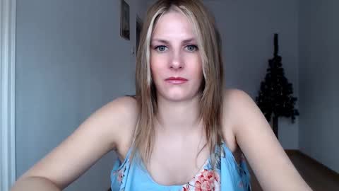 Snapshot of dagmariepiquant chatting on December 19, 11:50 am Dagmarie online show from December 19, 11:50 am