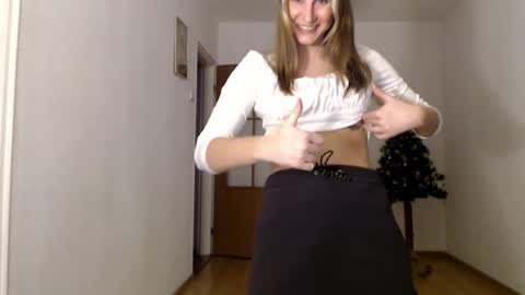 Snapshot of dagmariepiquant chatting on December 21, 6:41 am Dagmarie online show from December 21, 6:41 am