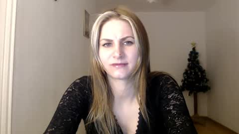 Snapshot of dagmariepiquant chatting on December 23, 6:11 am Dagmarie online show from December 23, 6:11 am