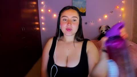 Snapshot of dahi_anne chatting on December 13, 2:43 am Call me D online show from December 13, 2:43 am