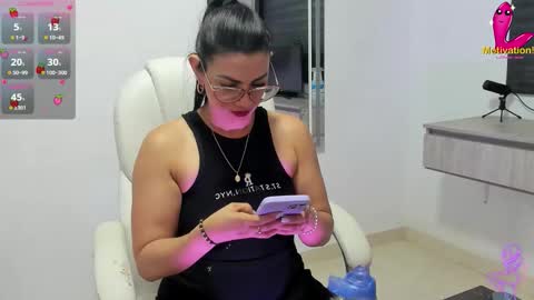 Dahian  online show from November 3, 11:15 pm