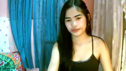 Snapshot of dahlia_123 chatting on March 31, 11:43 am Im Dahlia online show from March 31, 11:43 am