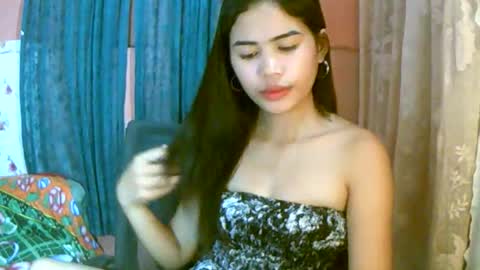 Im Dahlia online show from May 11, 10:54 am