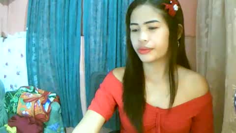 Im Dahlia online show from May 19, 11:16 am