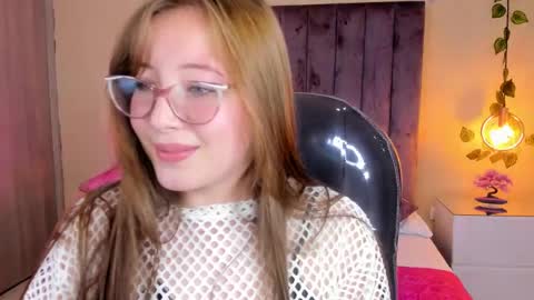 Dahlia online show from October 28, 9:06 pm