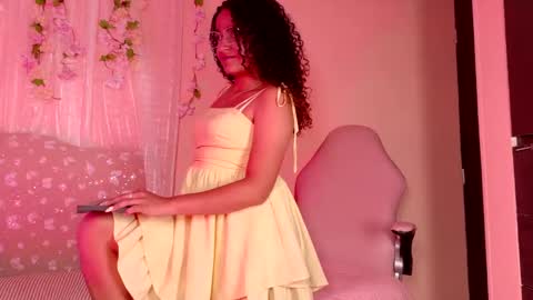 Snapshot of dahliabrowniee chatting on April 3, 3:37 am Dahli online show from April 3, 3:37 am