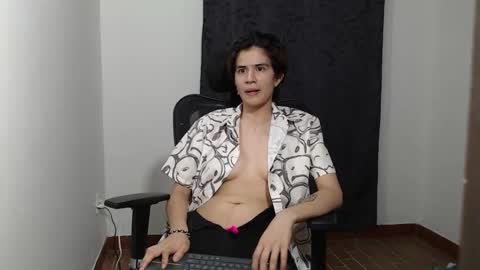Snapshot of dahliarios chatting on March 9, 3:32 am lorena online show from March 9, 3:32 am