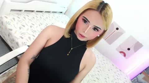 Snapshot of dahliea69 chatting on August 1, 7:29 am EILLEH online show from August 1, 7:29 am