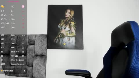 Snapshot of dahnna_squirt chatting on April 1, 2:23 am Dahana online show from April 1, 2:23 am