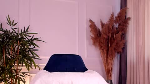 Deea  online show from April 7, 9:32 am