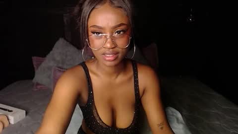 DAHYAN online show from November 15, 2:35 pm