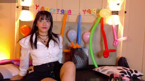 daiisy_kiss online show from May 13, 1:30 pm