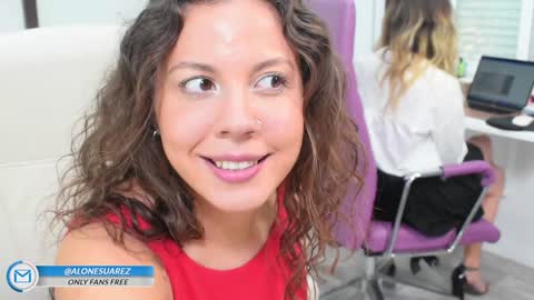 Snapshot of daily_stories chatting on December 7, 6:26 pm Alondra Suarez online show from December 7, 6:26 pm