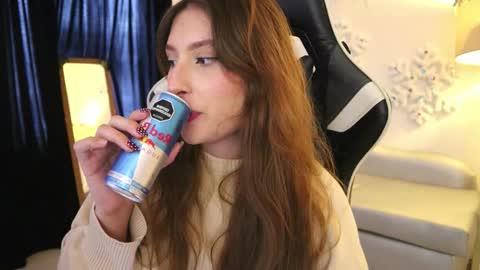 Lauren            online show from December 3, 2:15 pm