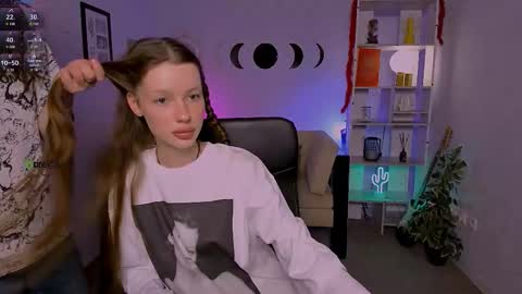 daisy online show from March 27, 9:03 pm