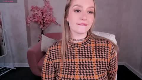 Viickie online show from March 26, 9:37 am