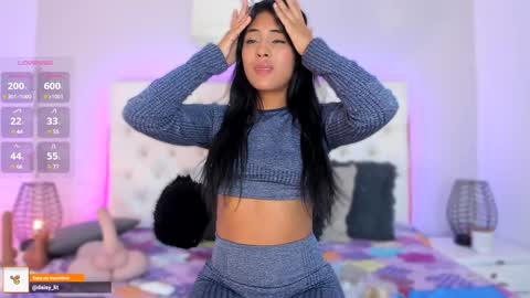 Daisy online show from February 4, 8:06 pm