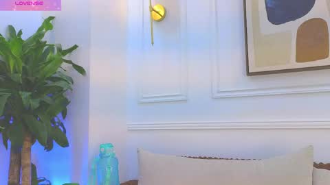 Daisy Price online show from May 4, 10:33 am
