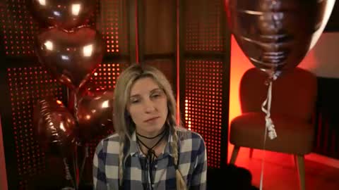 Snapshot of daisybanx chatting on February 15, 8:05 pm Daisy Banx online show from February 15, 8:05 pm