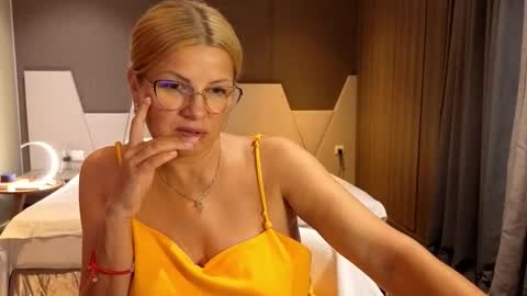 Daisy online show from November 21, 10:25 am