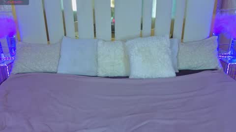 daisydelight_ online show from November 8, 8:51 pm