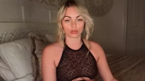 Daisy Dreams online show from March 22, 10:02 pm