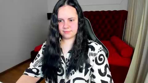 DaisyHarts online show from June 24, 4:17 pm