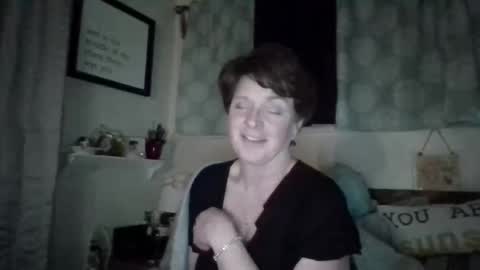 Snapshot of daisylays chatting on January 16, 7:38 am daisy online show from January 16, 7:38 am