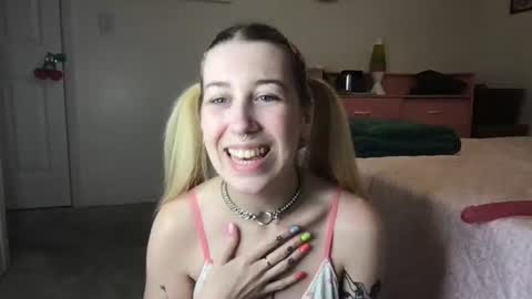 daisymynx online show from July 1, 4:03 am