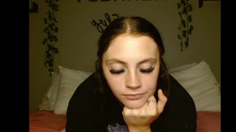 daisyparkerxo online show from June 14, 2:35 am