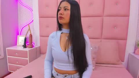 Snapshot of daisysnugs chatting on October 27, 12:31 pm Mariana online show from October 27, 12:31 pm