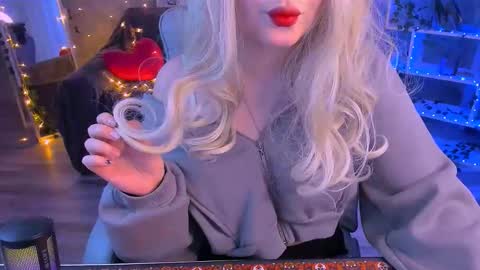 Snapshot of daisyvale chatting on February 18, 1:40 pm Daisy online show from February 18, 1:40 pm