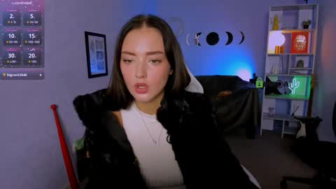 Snapshot of daisyy_naughty chatting on October 2, 12:23 pm daisy online show from October 2, 12:23 pm