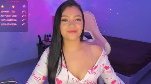Snapshot of dakoota_luv chatting on April 9, 6:02 am dakoota_luv online show from April 9, 6:02 am