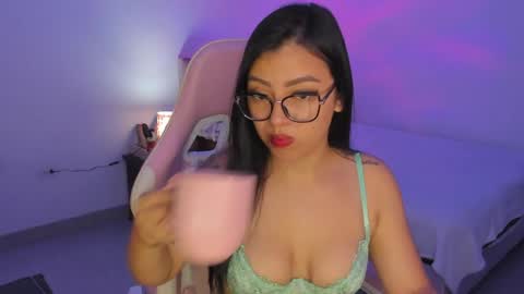 Snapshot of dakoota_luv chatting on May 7, 11:48 am dakoota_luv online show from May 7, 11:48 am