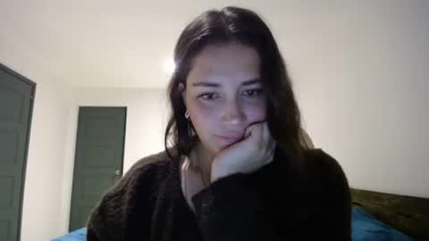 IG  dakotasofiaa online show from February 12, 2:06 am