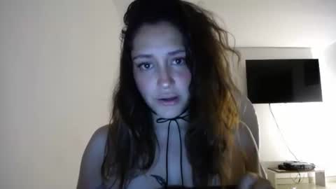 IG  dakotasofiaa online show from May 14, 12:17 am