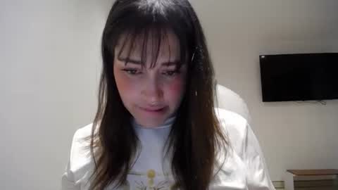 IG  dakotasofiaa online show from May 19, 1:56 am