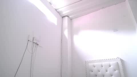 Dakota and Aron online show from February 1, 2:04 pm