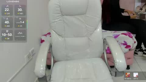 Snapshot of dakota_cortez chatting on June 24, 12:26 pm Dakota Cortez online show from June 24, 12:26 pm