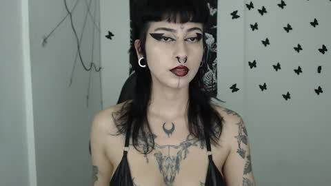 Snapshot of dakota_krall_ chatting on February 11, 2:03 am dakota online show from February 11, 2:03 am