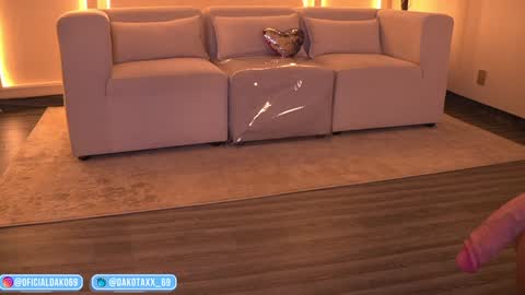 dako online show from February 18, 11:33 pm