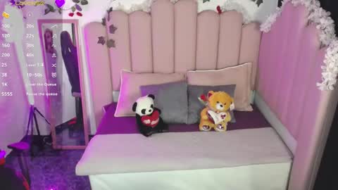 Caroliina online show from April 29, 9:32 pm