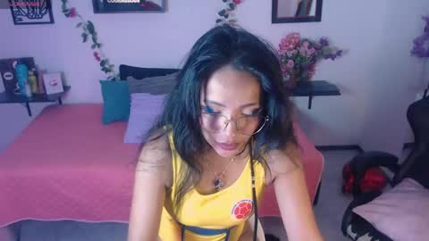 Caroliina online show from June 3, 9:20 pm